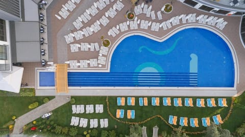 Day, Bird's eye view, Seating area, Pool view, Swimming pool, sunbed