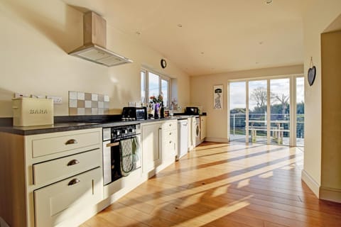 Patio, Kitchen or kitchenette