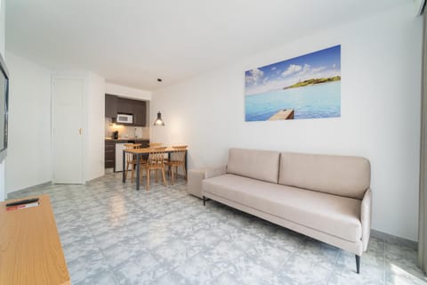 Apartamentos Ferrer Lime Playa de Alcudia Condo in Raiguer