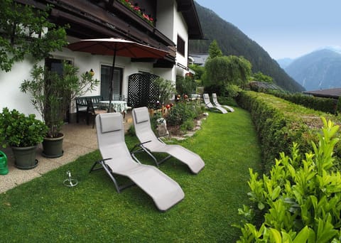 Garden, Balcony/Terrace