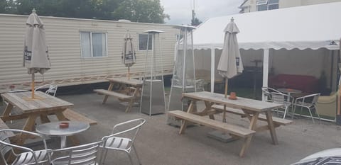 the jackdaw pub SELF CATERING STATIC CARAVAN free breakfast supplied Bed and Breakfast in Selby