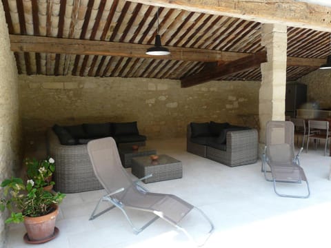 19th century Provencal Mas with pool in Provence in the Luberon, sleeps 6 Casa in Lacoste