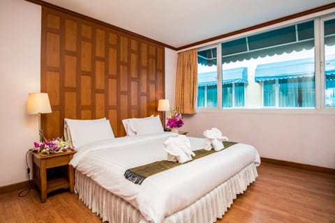 New Siam Riverside Hotel in Bangkok