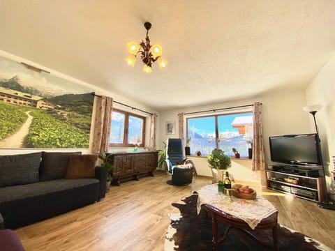 Living room, Mountain view