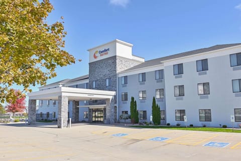 Comfort Suites Bloomington I-55 and I-74 Hotel in Bloomington