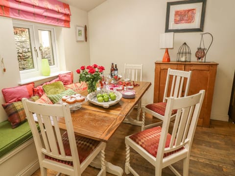 1 Bridge End & Garden House in Grassington