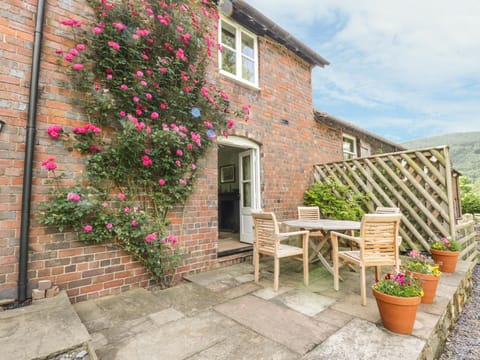 Bryn Howell Stables House in Llangollen