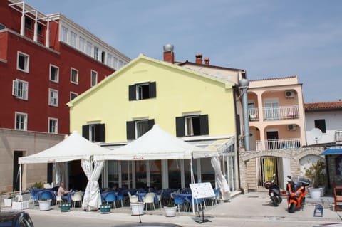 Property building, Patio, Day