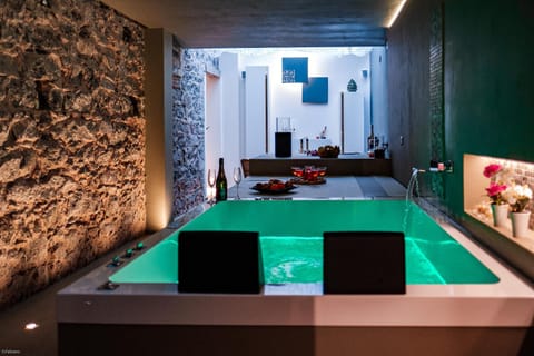 Hot Tub, Spa and wellness centre/facilities