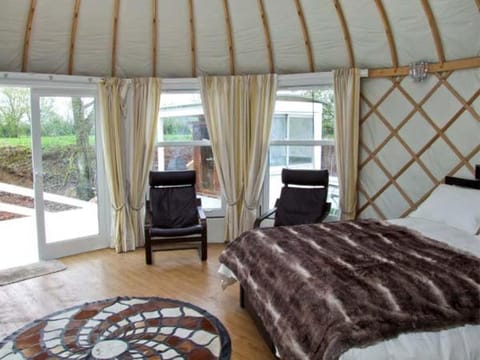 Lakeview Yurt Casa in Wychavon District