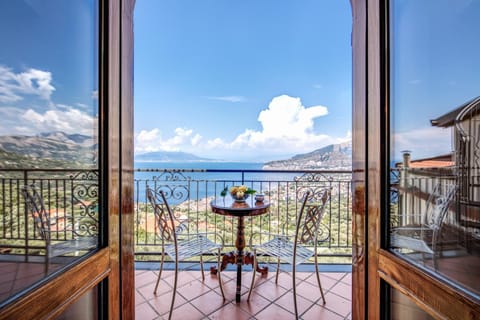 Heart and Soul of Sorrento Chalet in Priora