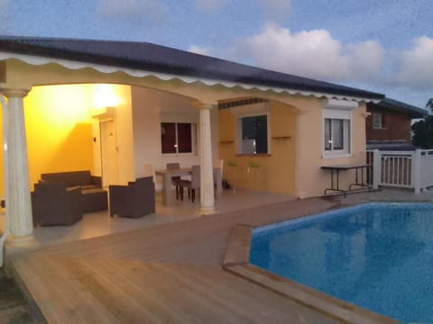 villa domaine des palétuviers House in Guadeloupe