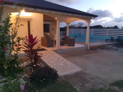 villa domaine des palétuviers Casa in Guadeloupe