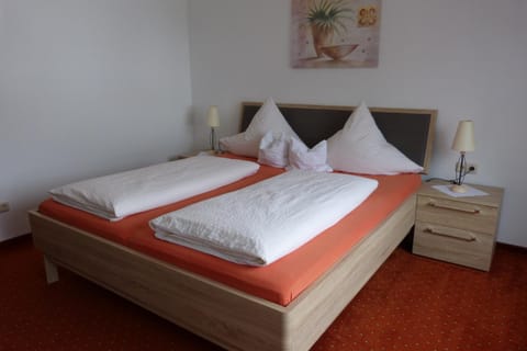 Cafe-Pension Waldesruh Bed and Breakfast in Willingen