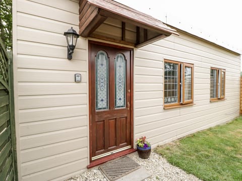 Wisteria Chalet House in Sedgemoor