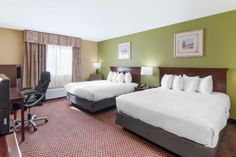 Quality Inn & Suites Bloomington University Area Hotel in Bloomington