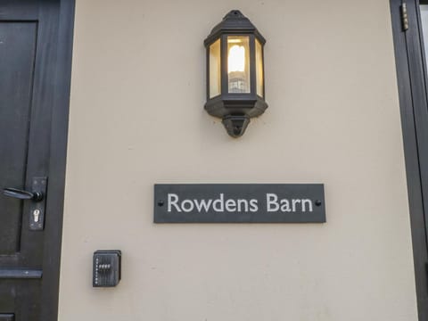 Rowdens Barn House in North Dorset District