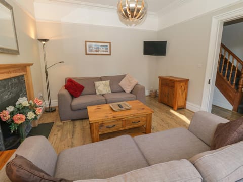 48 Oak Street House in Windermere