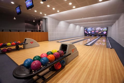 Activities, Bowling, Darts, Game Room, Banquet/Function facilities, Evening entertainment, Entertainment