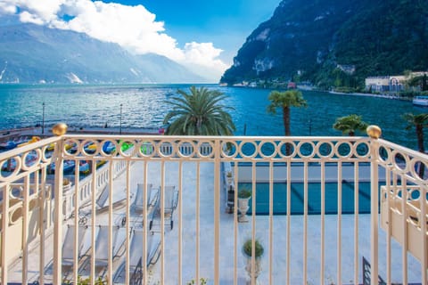 Day, Natural landscape, View (from property/room), Balcony/Terrace, Lake view, Mountain view, Sea view