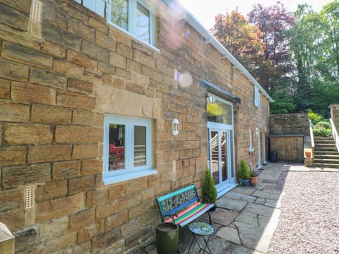 Vale Barn House in North East Derbyshire District