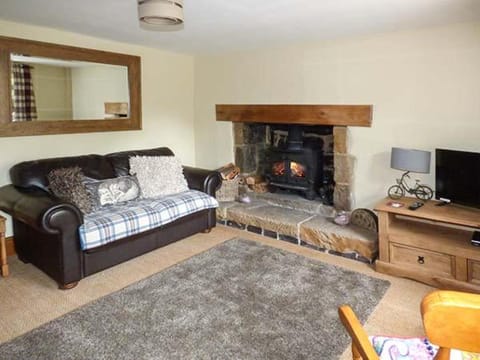 Woods View Cottage House in North East Derbyshire District