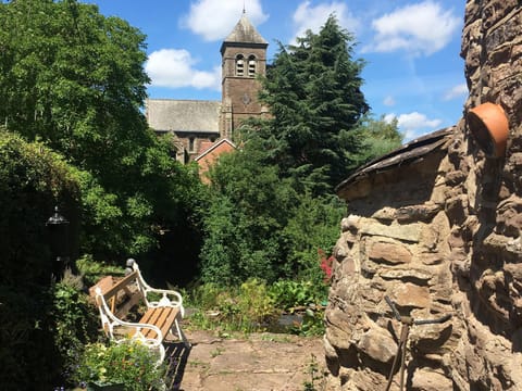 Causeway Cottage House in Malvern Hills District