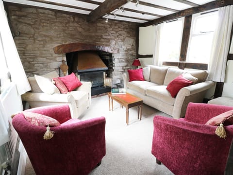 Causeway Cottage House in Malvern Hills District