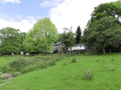 Beaver Grove Cottage House in Bro Garmon