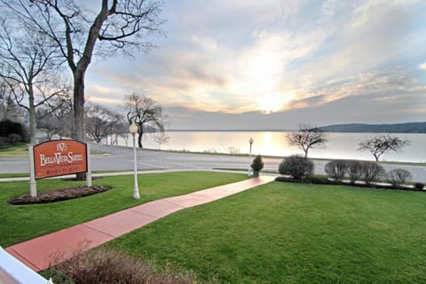 Bella Vista Suites Lake Geneva Hotel in Lake Geneva