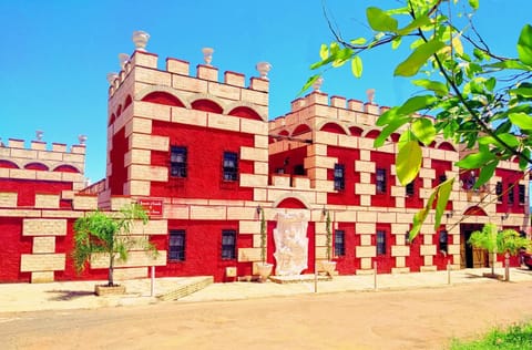 Facade/entrance, On site, Street view