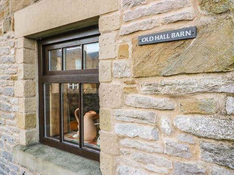 Old Hall Barn House in High Peak District