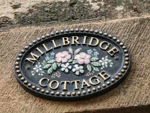 Mill Bridge Cottage House in Castleton