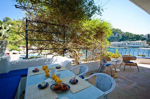 Balcony/Terrace, Sea view, Lunch, Dinner