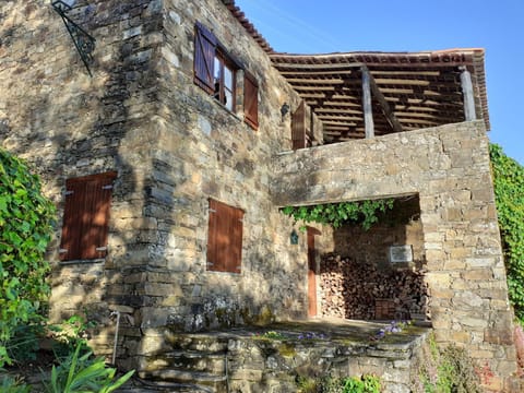 Casa do Tôjo e Rosmaninho House in Santarém District, Portugal