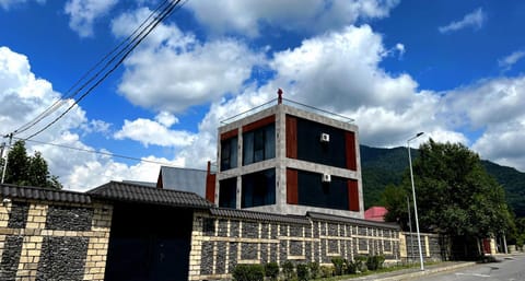 Property building, Day, Natural landscape, Hiking, Mountain view