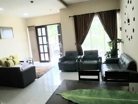 Villa Batu Iggy Casa in Batu