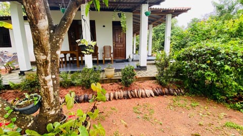 Property building, Spring, Day, Garden, Garden view