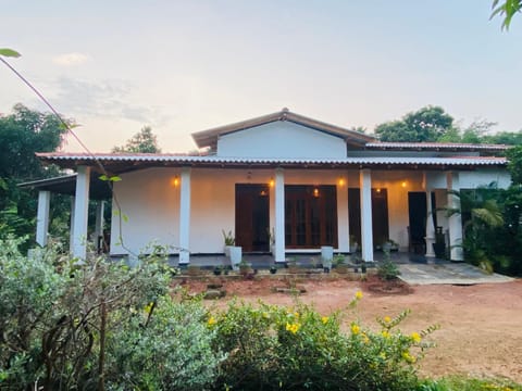 Property building, Patio, Day, Garden