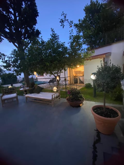 pool & garden Di Massa House in Castellammare di Stabia