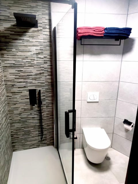 Shower, Bathroom