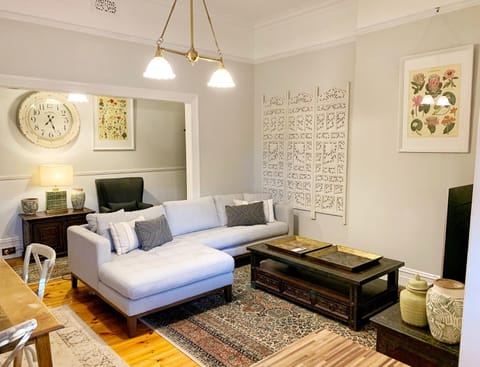 Hollidge House 5 Star Luxury Apartments Condo in Adelaide