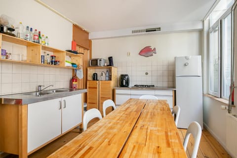 Tourist Travel Inn Hostel in Rotterdam