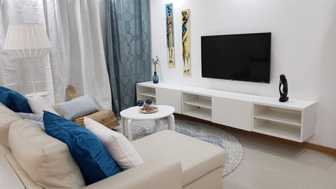 Elegant Modern Blue Apartment Condominio in Praia