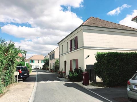 Property building, Street view