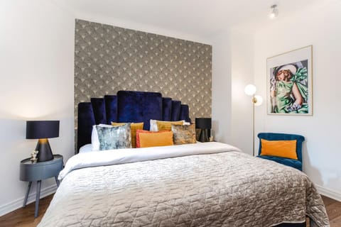 AWESOME LEICESTER SQ! Fashion Flat for Theatre Families and Happy Friends Appartamento in City of Westminster