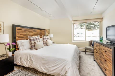 Standard 2 Bedroom - Aspen Alps #206 House in Aspen