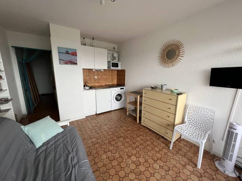 Appartement en bord de mer pour 4 pers., parking privé, proche commerces, plage sans route à traverser - FR-1-81-374 Apartment in Le Barcarès