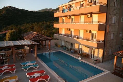 Apartments Đurašević Bed and Breakfast in Sveti Stefan