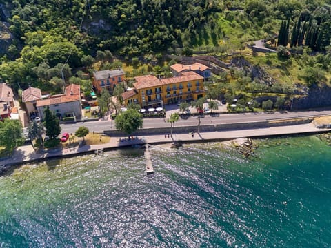 Facade/entrance, Day, Bird's eye view, Beach, Lake view